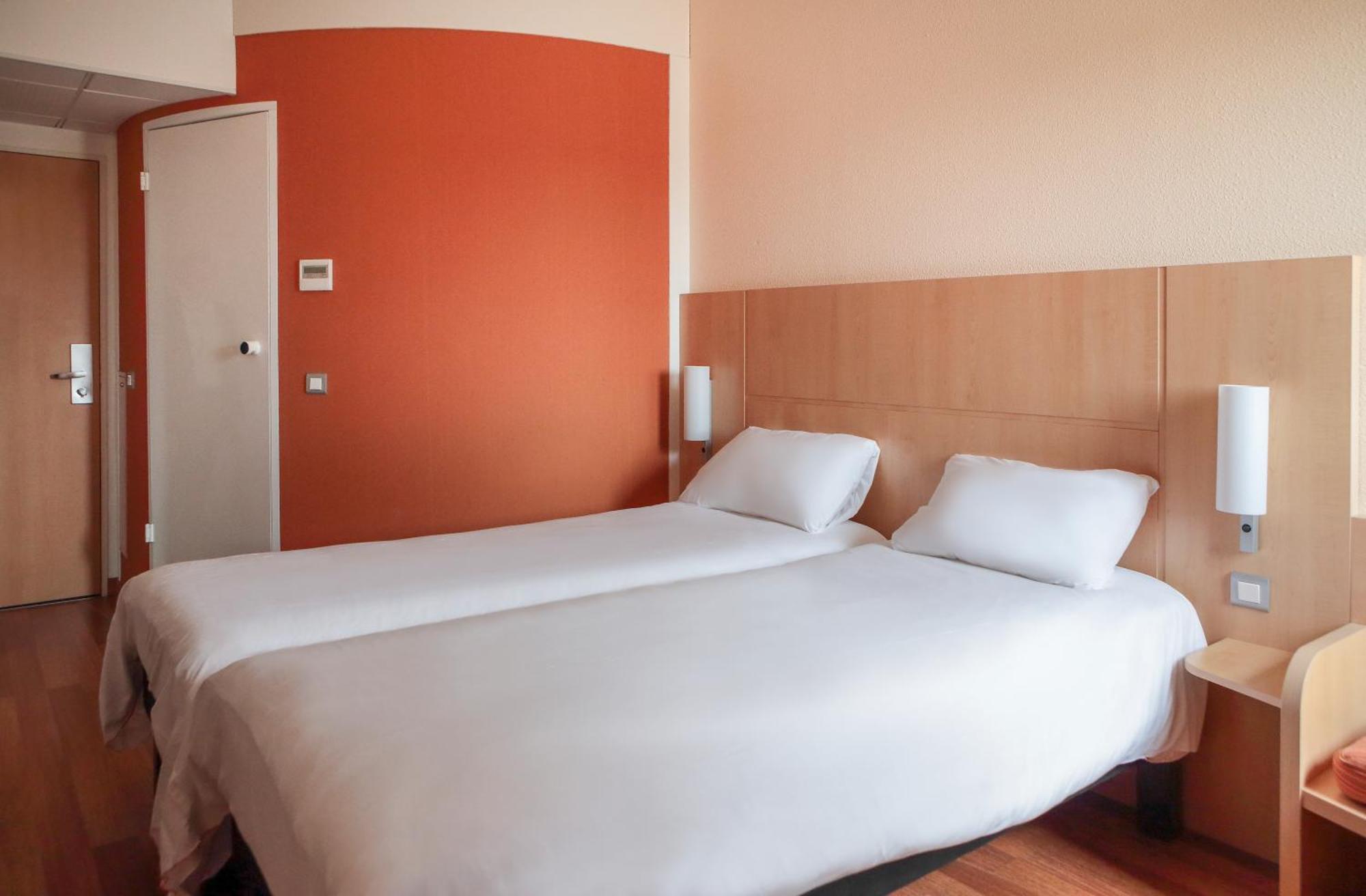 Ibis Beauvais Aeroport Hotell Exteriör bild