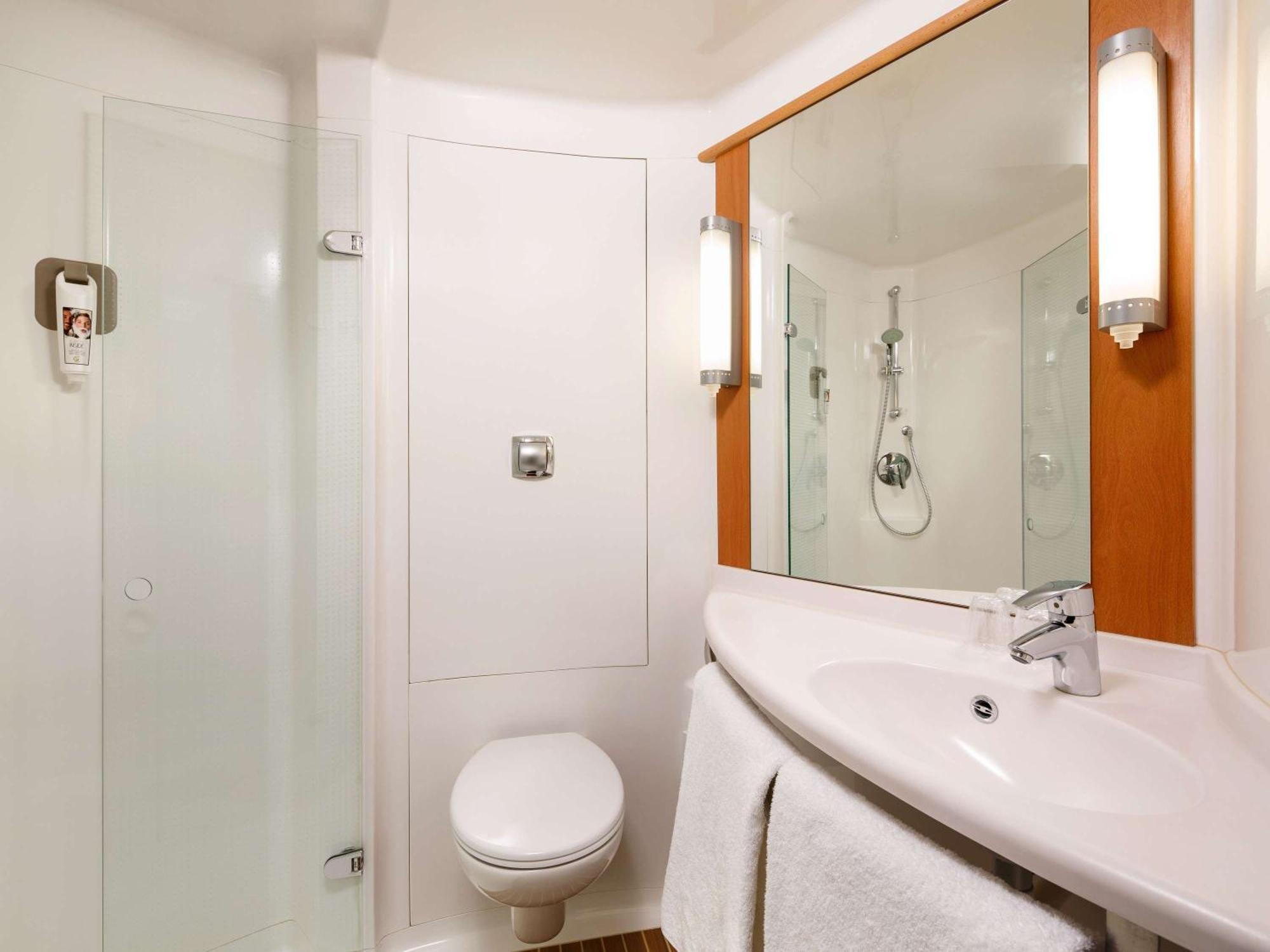 Ibis Beauvais Aeroport Hotell Exteriör bild