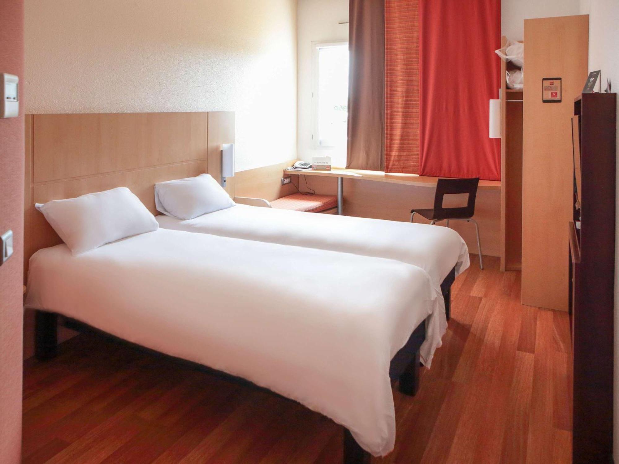 Ibis Beauvais Aeroport Hotell Exteriör bild