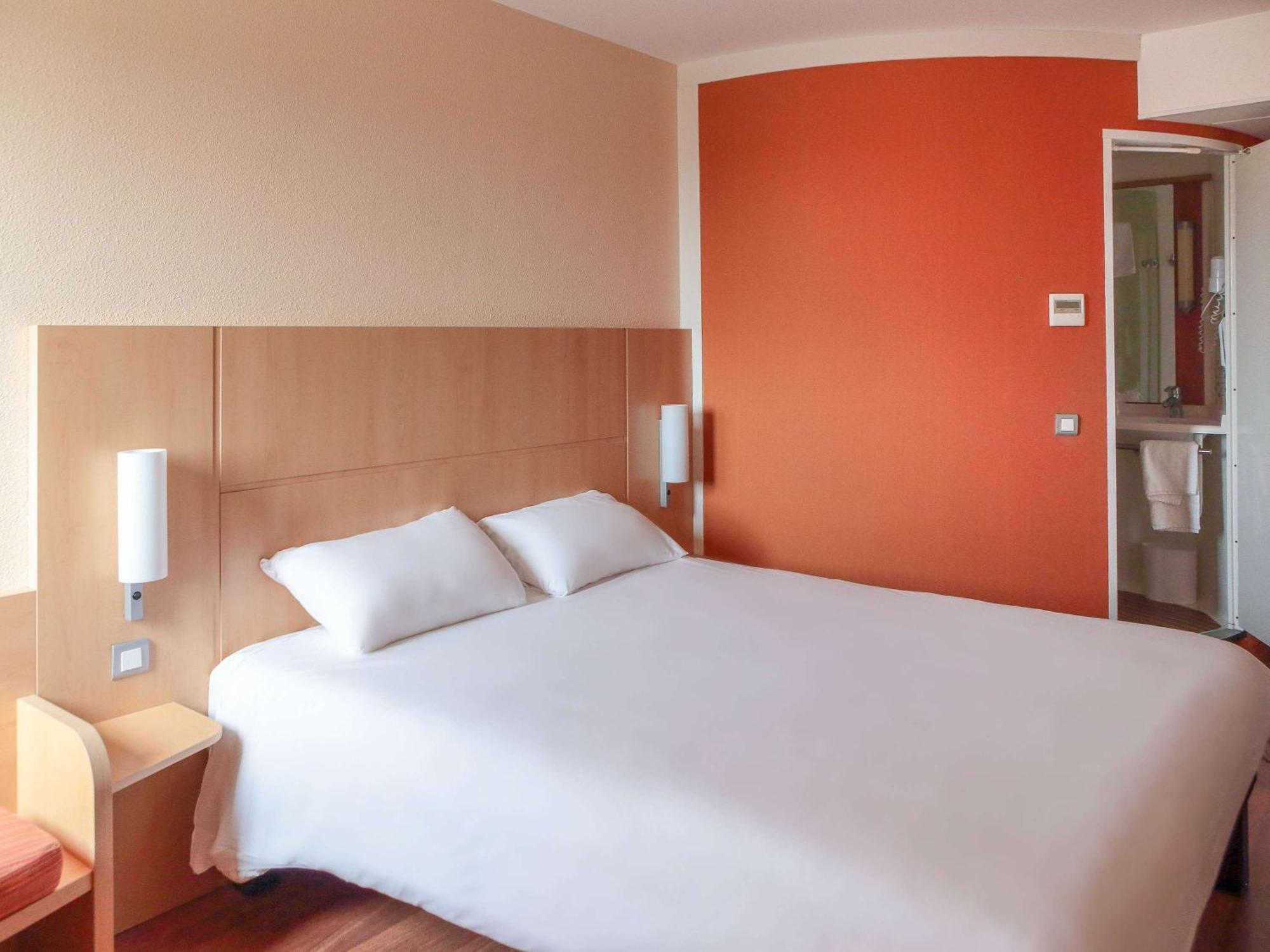 Ibis Beauvais Aeroport Hotell Exteriör bild