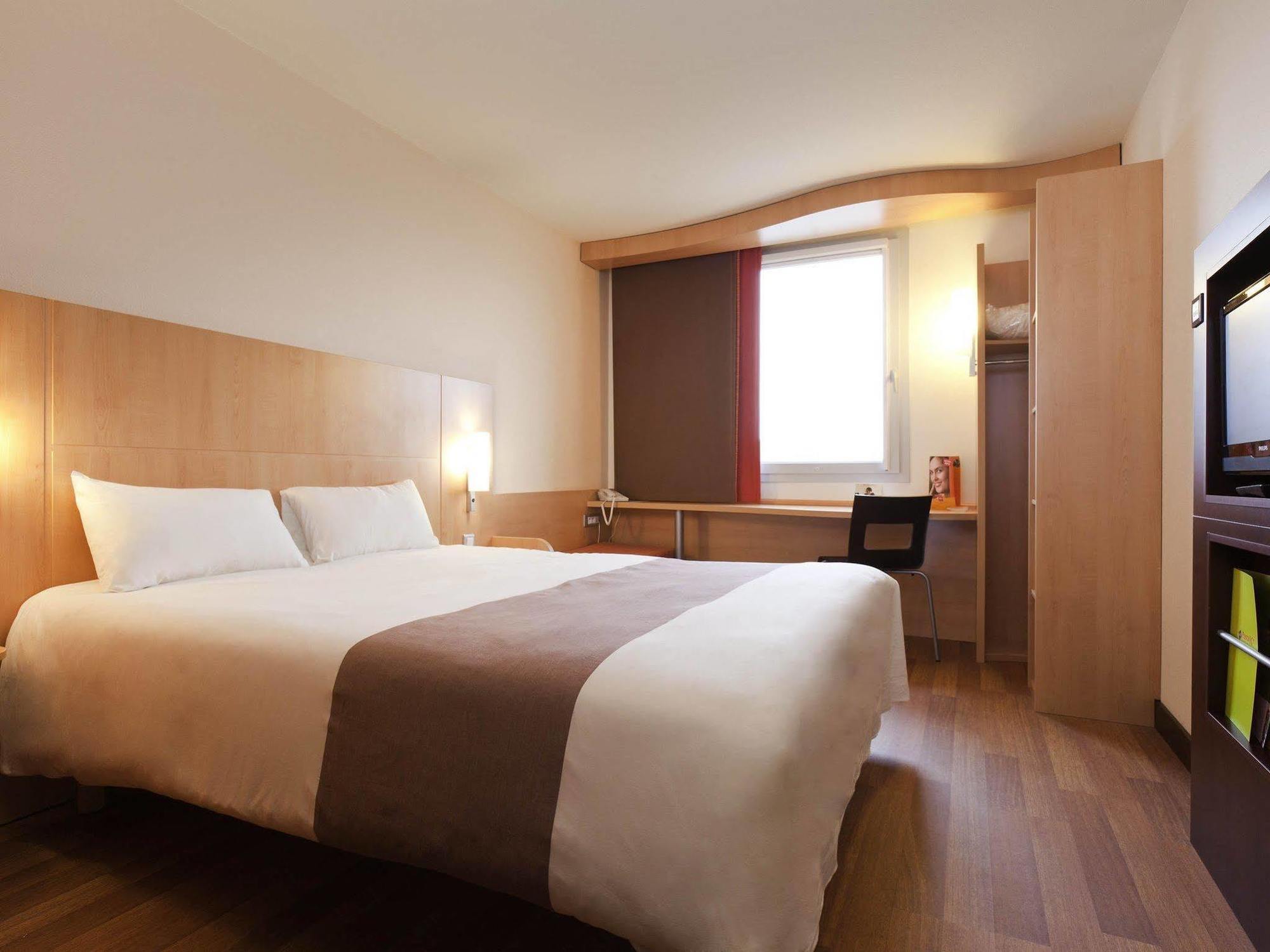 Ibis Beauvais Aeroport Hotell Exteriör bild