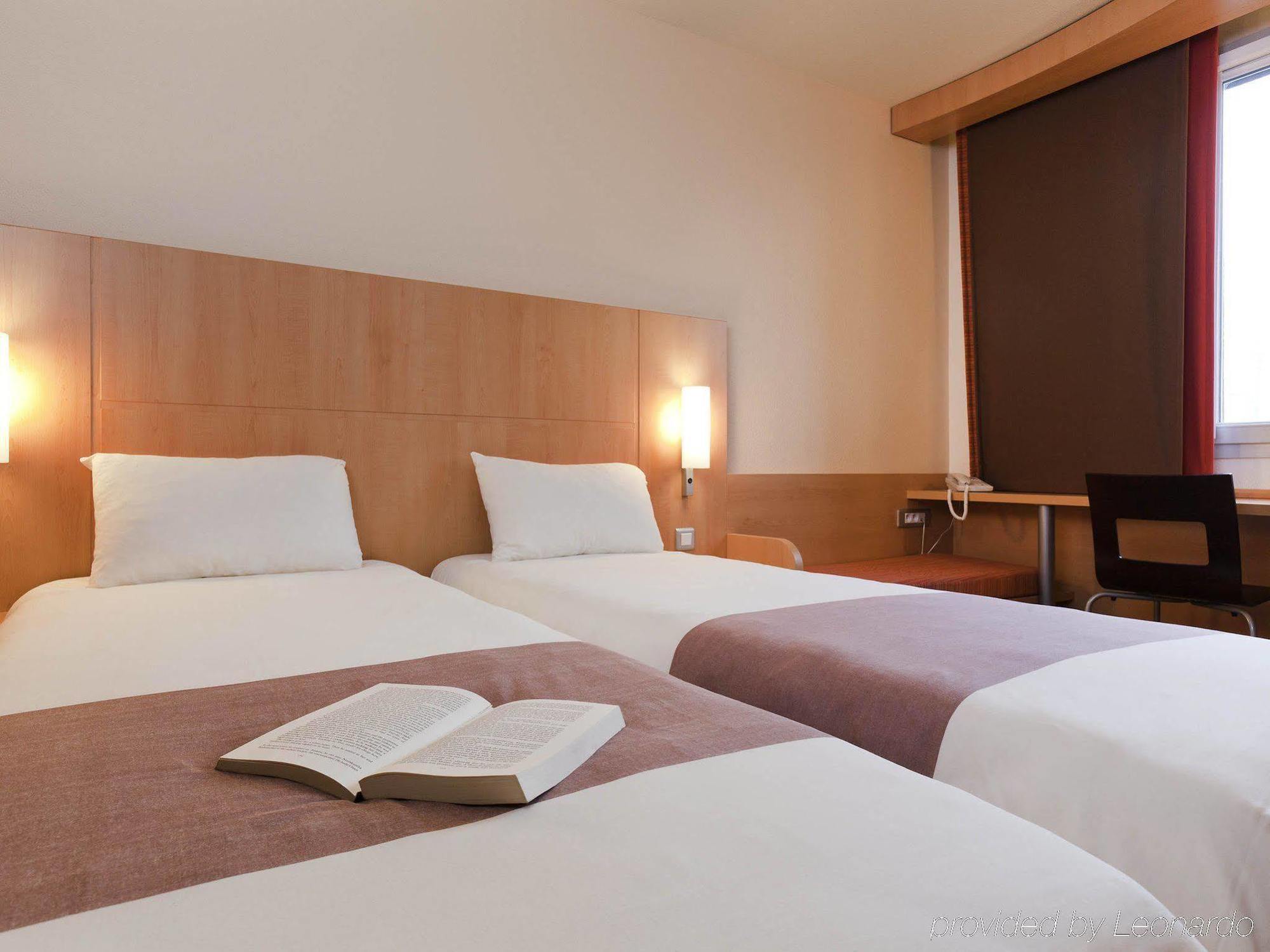 Ibis Beauvais Aeroport Hotell Exteriör bild